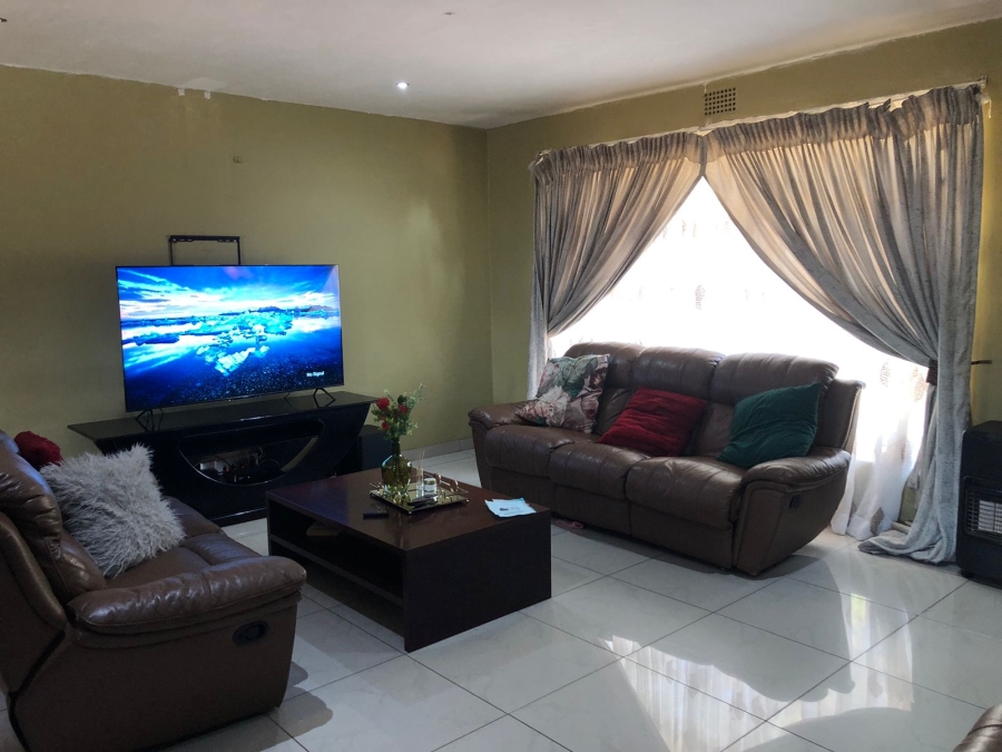 To Let 3 Bedroom Property for Rent in Three Rivers Gauteng