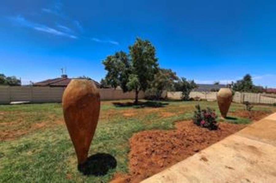 4 Bedroom Property for Sale in Hillshaven Gauteng