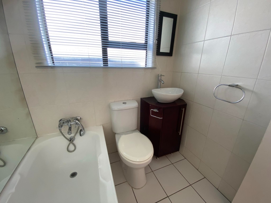 To Let 2 Bedroom Property for Rent in Morningside Gauteng