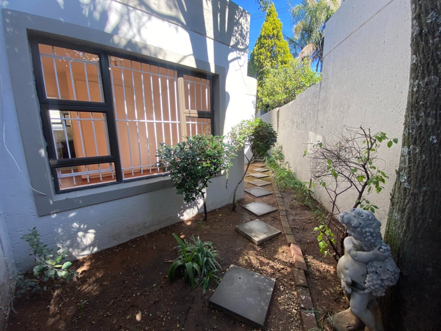 To Let 2 Bedroom Property for Rent in Morningside Gauteng