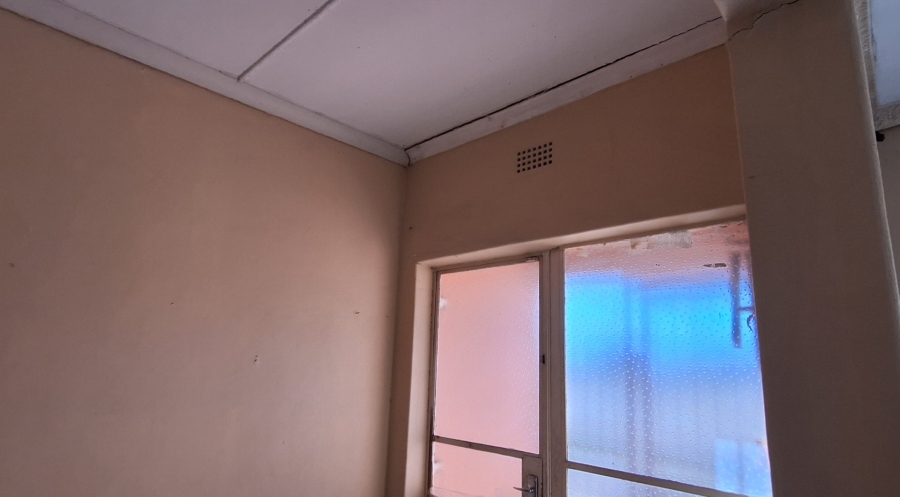 7 Bedroom Property for Sale in Theoville Gauteng