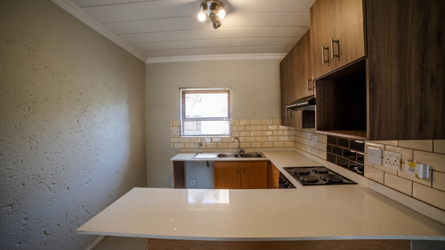 2 Bedroom Property for Sale in Lonehill Gauteng