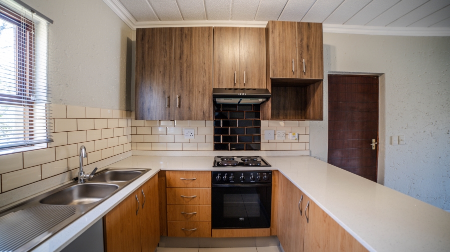 2 Bedroom Property for Sale in Lonehill Gauteng