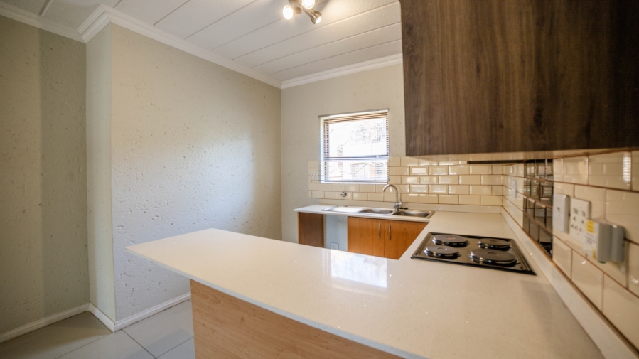 2 Bedroom Property for Sale in Lonehill Gauteng