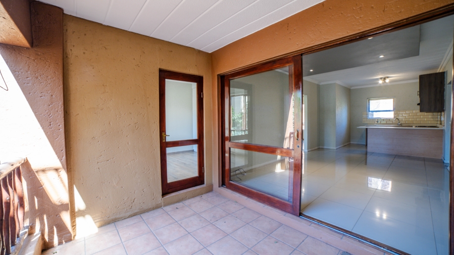 2 Bedroom Property for Sale in Lonehill Gauteng