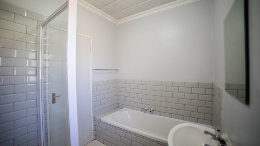 2 Bedroom Property for Sale in Lonehill Gauteng