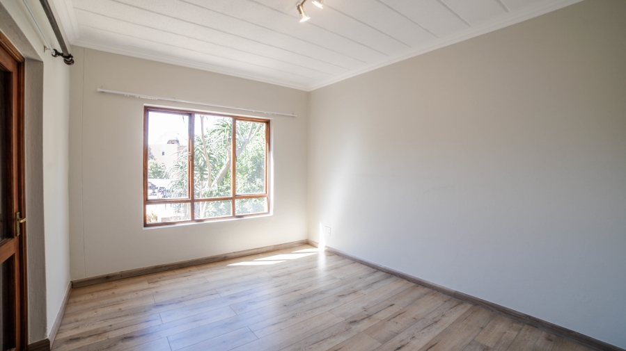 2 Bedroom Property for Sale in Lonehill Gauteng