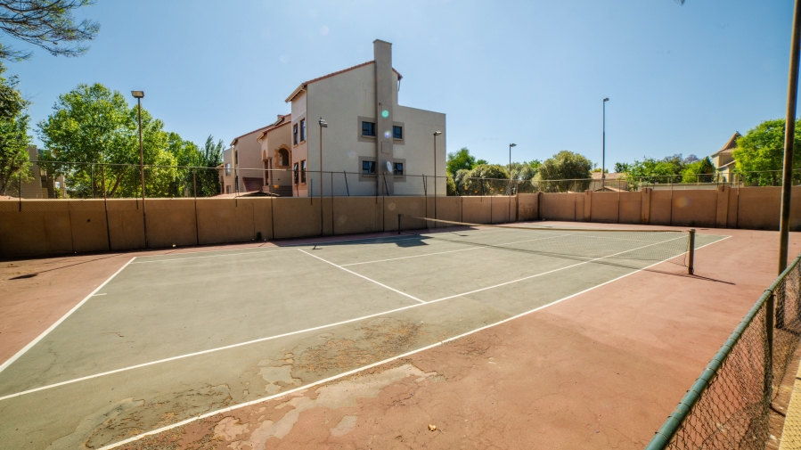 2 Bedroom Property for Sale in Lonehill Gauteng