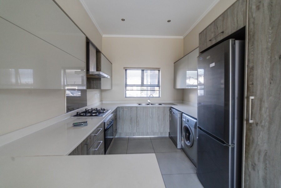 To Let 3 Bedroom Property for Rent in Broadacres Gauteng