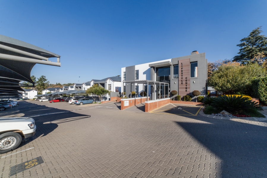 To Let 3 Bedroom Property for Rent in Broadacres Gauteng