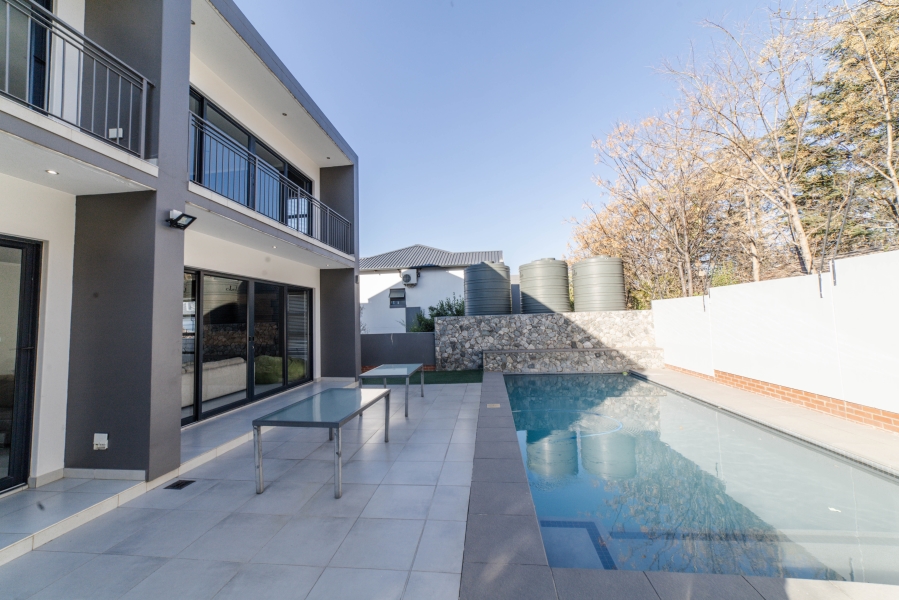To Let 3 Bedroom Property for Rent in Broadacres Gauteng