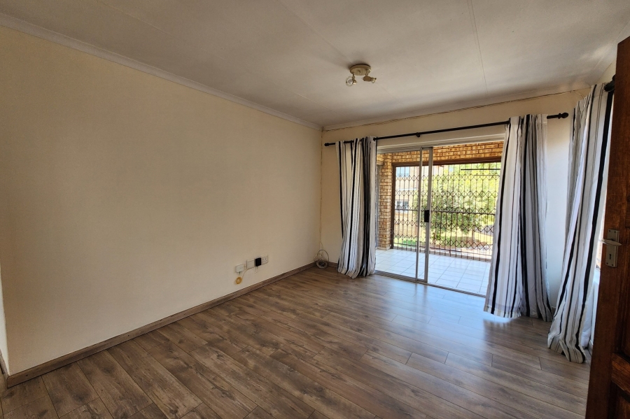 To Let 2 Bedroom Property for Rent in Halfway Gardens Gauteng