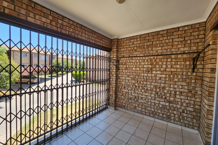To Let 2 Bedroom Property for Rent in Halfway Gardens Gauteng