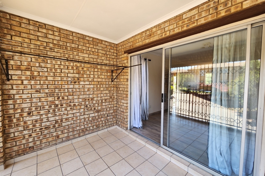 To Let 2 Bedroom Property for Rent in Halfway Gardens Gauteng
