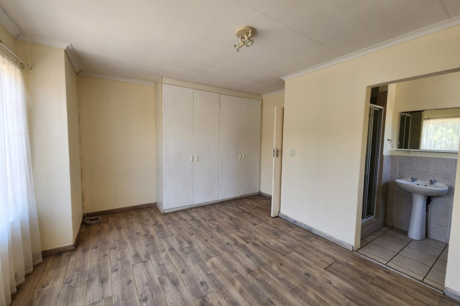 To Let 2 Bedroom Property for Rent in Halfway Gardens Gauteng