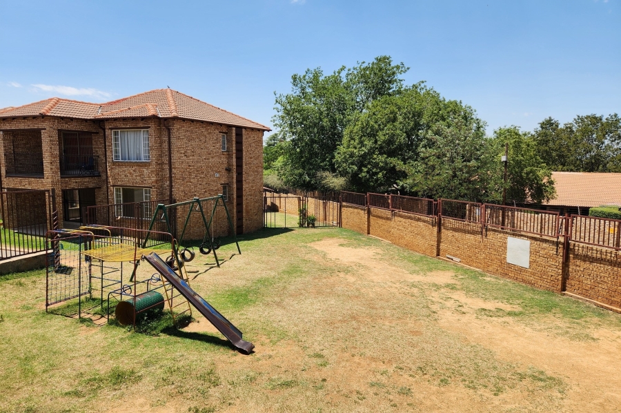 To Let 2 Bedroom Property for Rent in Halfway Gardens Gauteng