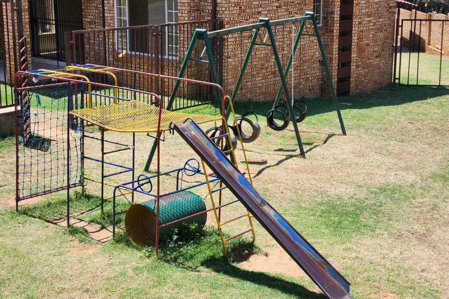 To Let 2 Bedroom Property for Rent in Halfway Gardens Gauteng