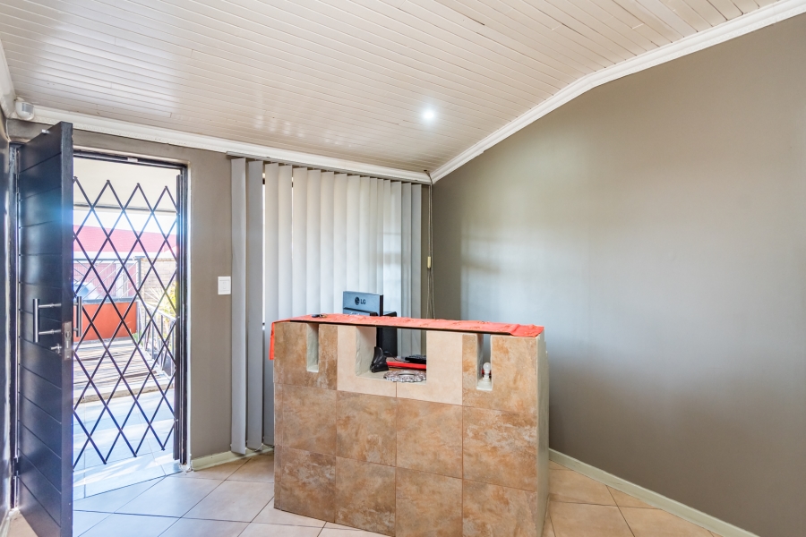 3 Bedroom Property for Sale in Wilro Park Gauteng
