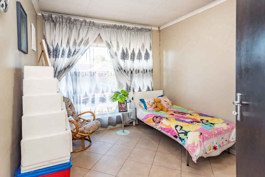 3 Bedroom Property for Sale in Wilro Park Gauteng