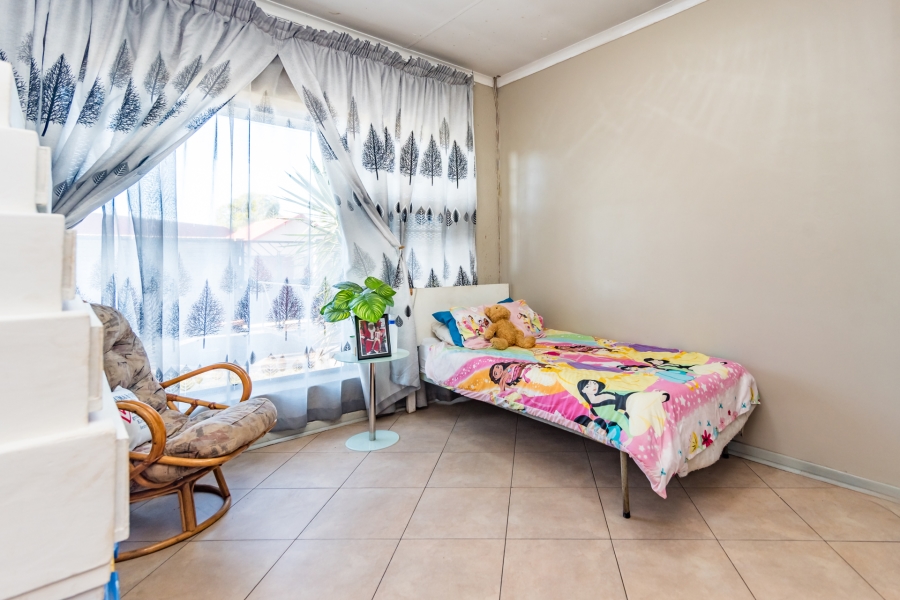 3 Bedroom Property for Sale in Wilro Park Gauteng