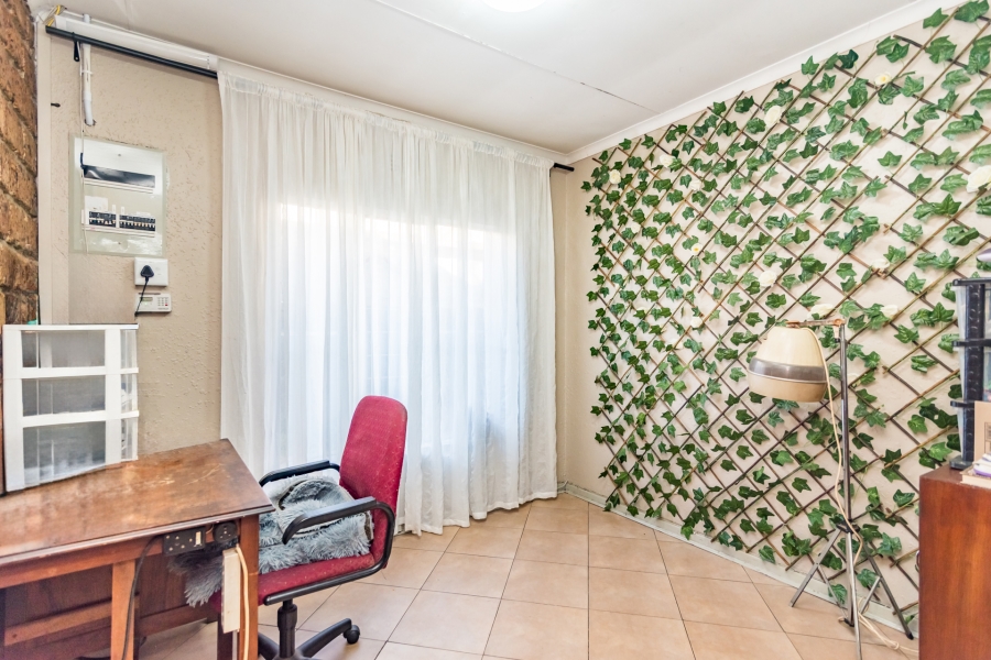 3 Bedroom Property for Sale in Wilro Park Gauteng
