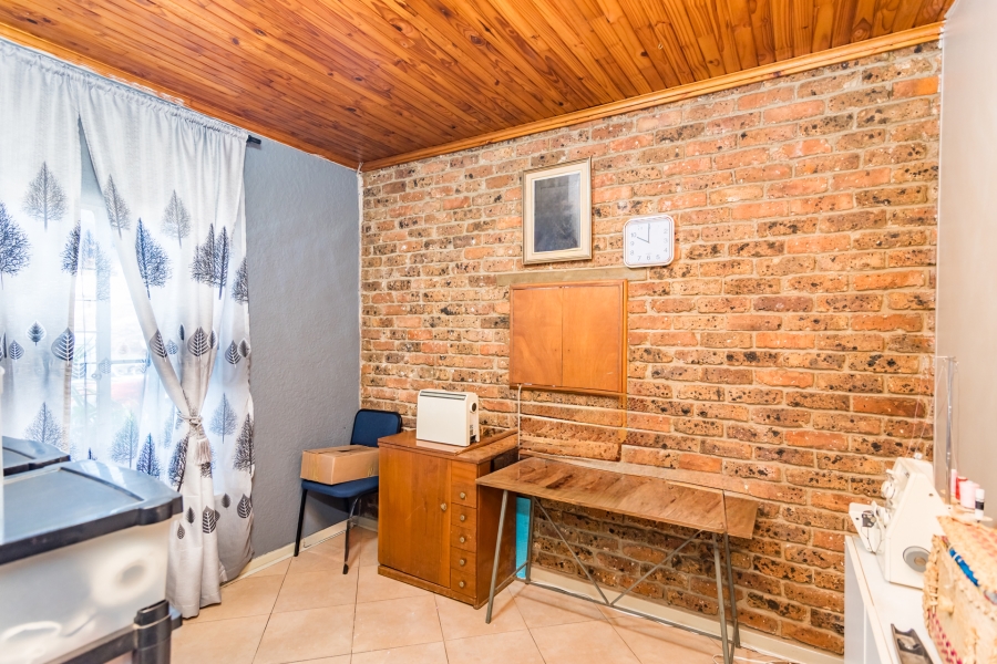 3 Bedroom Property for Sale in Wilro Park Gauteng