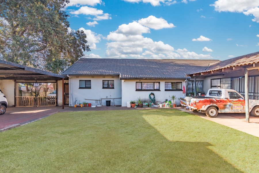 3 Bedroom Property for Sale in Wilro Park Gauteng