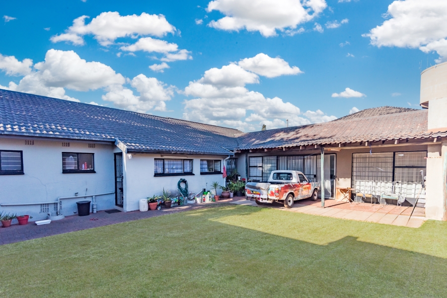 3 Bedroom Property for Sale in Wilro Park Gauteng