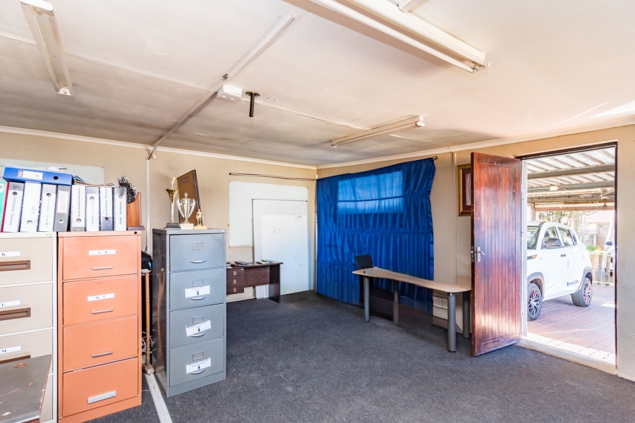 3 Bedroom Property for Sale in Wilro Park Gauteng