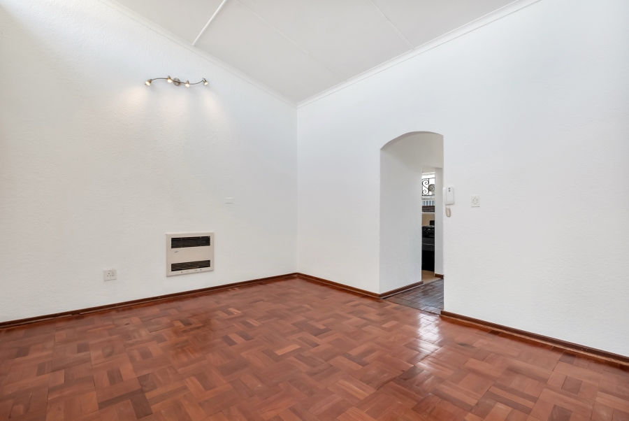 1 Bedroom Property for Sale in Linden Gauteng