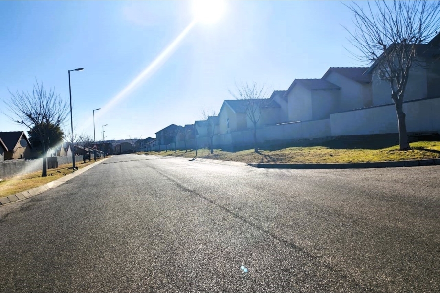 3 Bedroom Property for Sale in Kosmosdal Gauteng