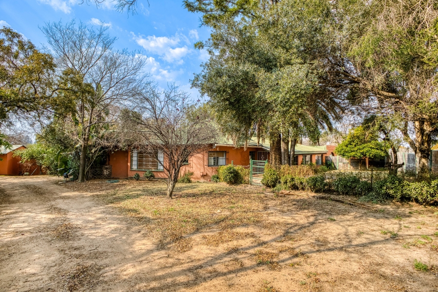 11 Bedroom Property for Sale in Nietgedacht Gauteng