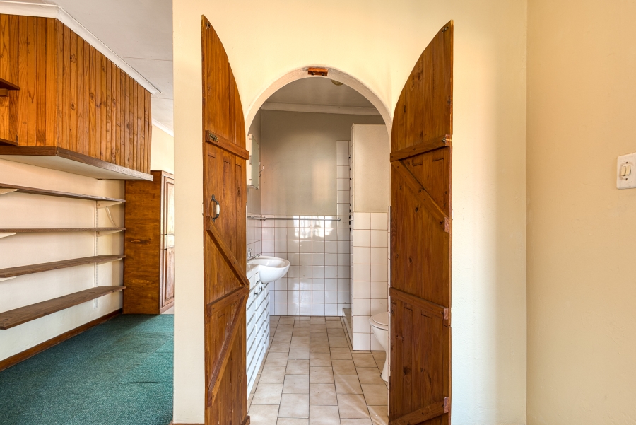 11 Bedroom Property for Sale in Nietgedacht Gauteng