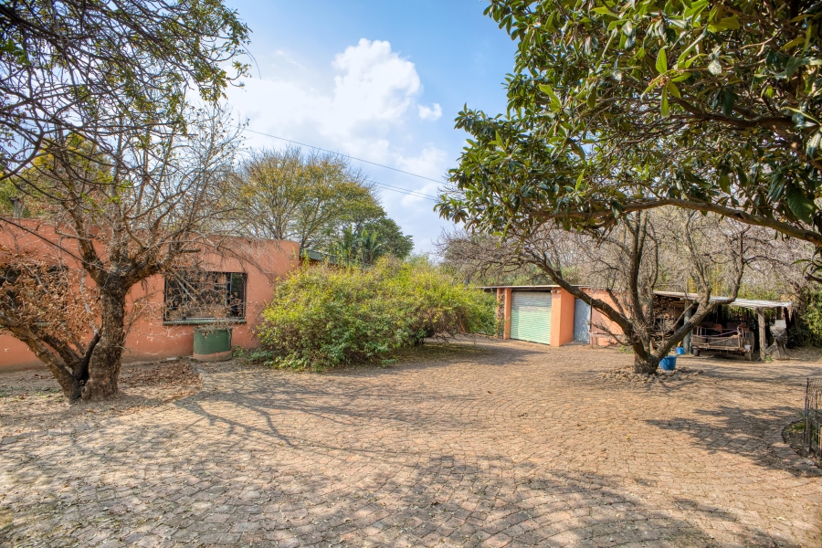 11 Bedroom Property for Sale in Nietgedacht Gauteng