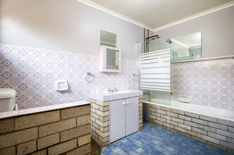 11 Bedroom Property for Sale in Nietgedacht Gauteng