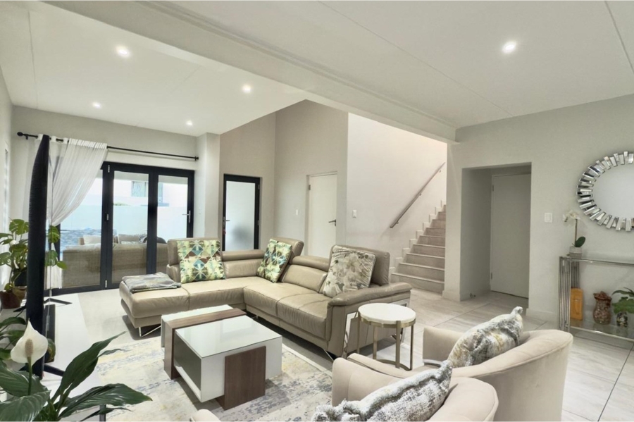 To Let 3 Bedroom Property for Rent in Bryanston Gauteng