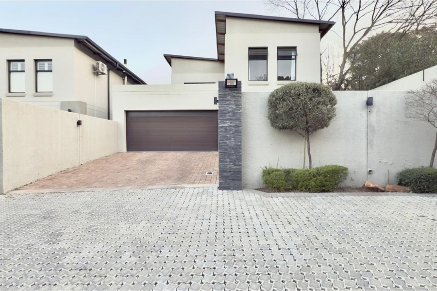To Let 3 Bedroom Property for Rent in Bryanston Gauteng