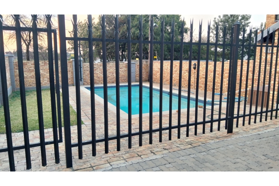 4 Bedroom Property for Sale in Ruimsig Gauteng