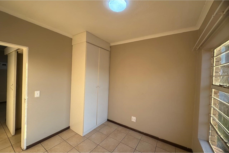 To Let 2 Bedroom Property for Rent in Greenhills Gauteng