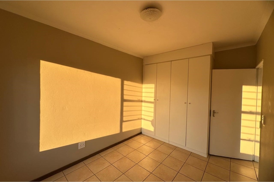 To Let 2 Bedroom Property for Rent in Greenhills Gauteng