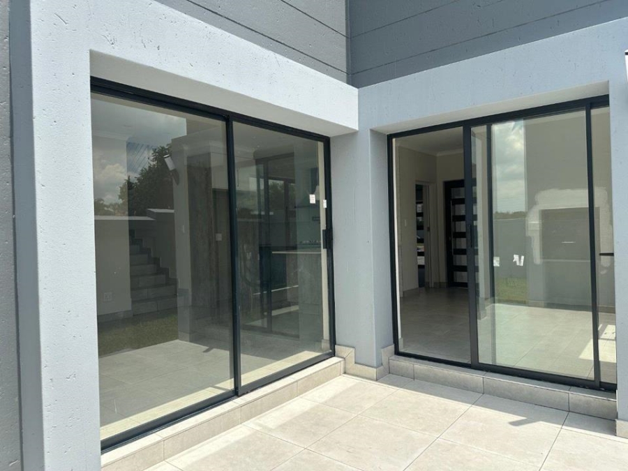 3 Bedroom Property for Sale in Helderwyk Gauteng