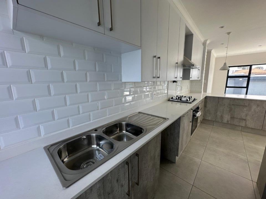 3 Bedroom Property for Sale in Helderwyk Gauteng