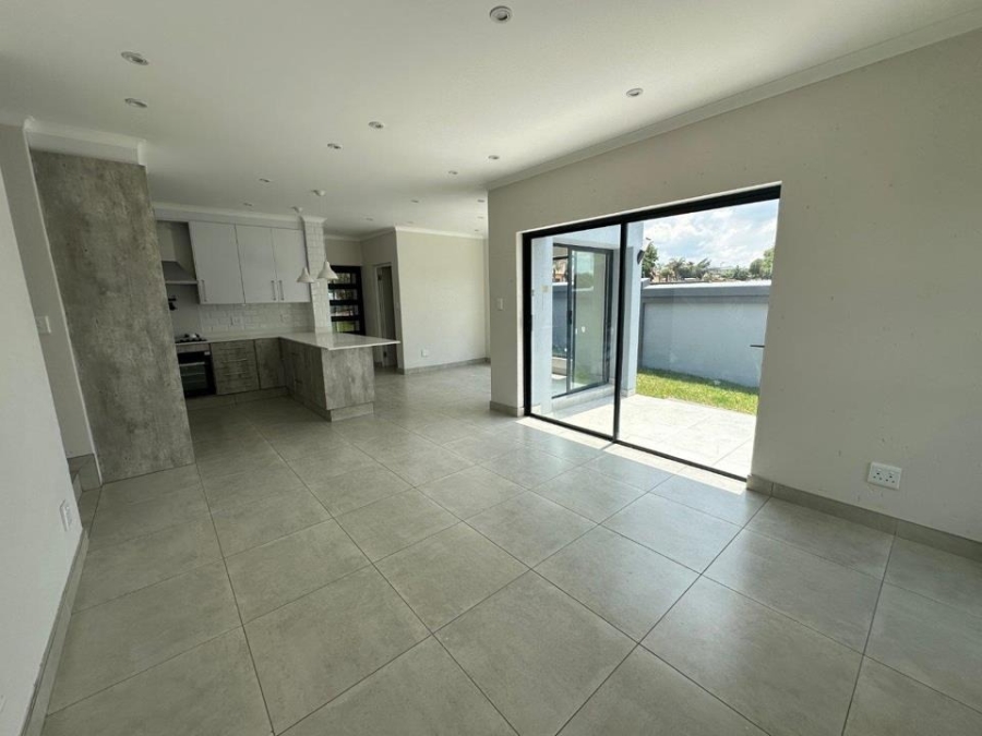 3 Bedroom Property for Sale in Helderwyk Gauteng