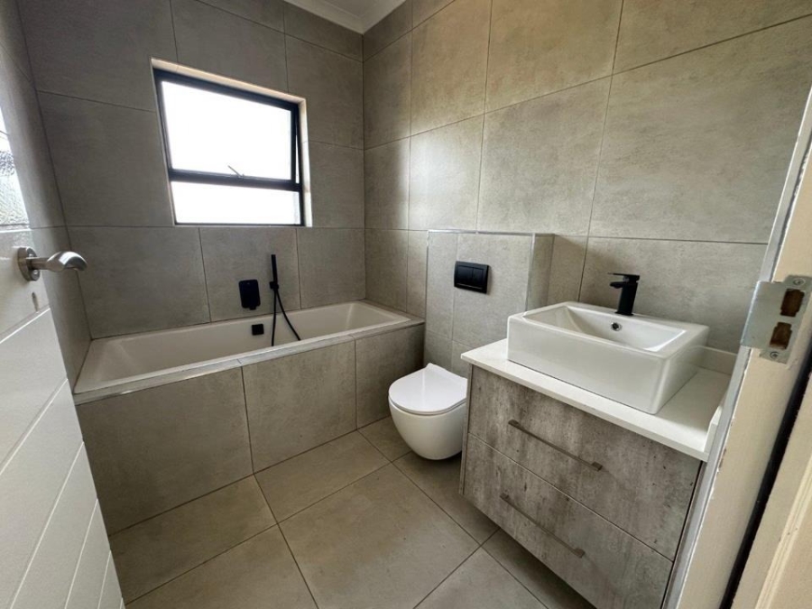 3 Bedroom Property for Sale in Helderwyk Gauteng