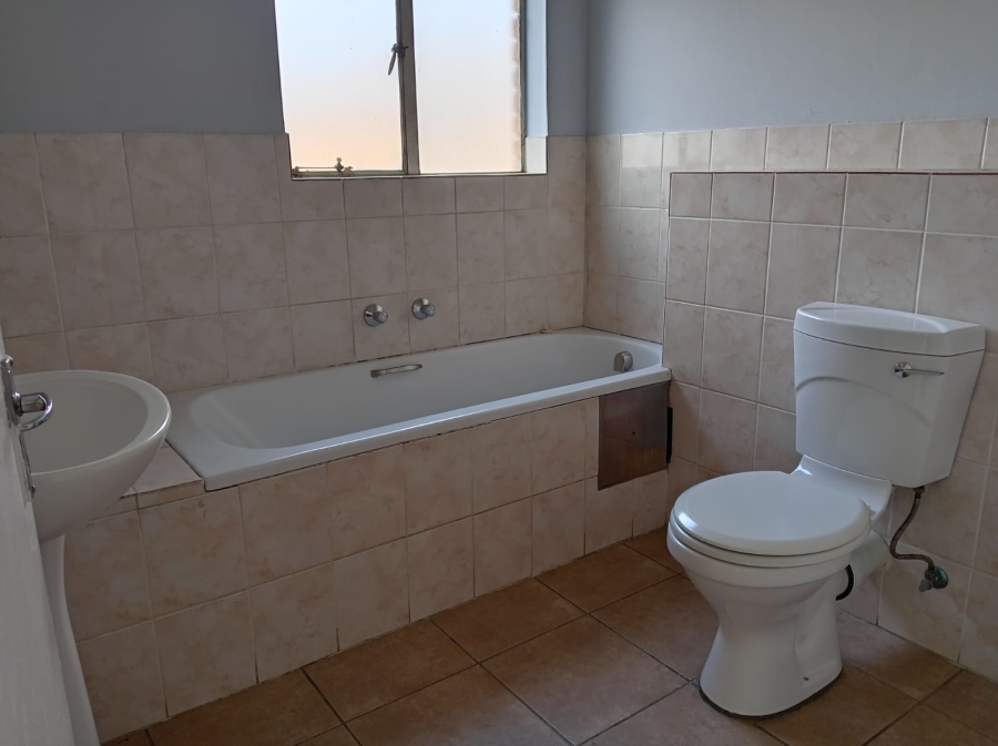 2 Bedroom Property for Sale in Birchleigh Gauteng