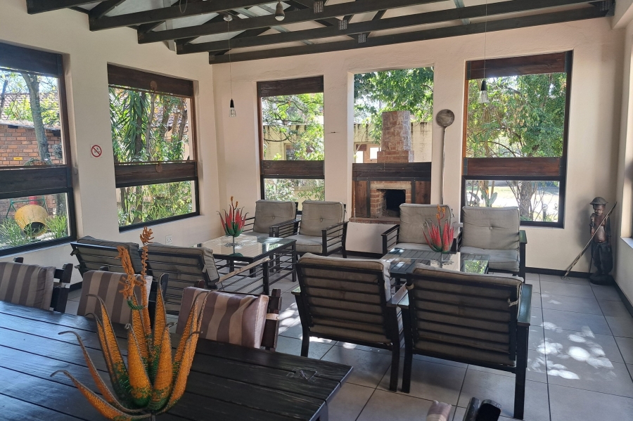 6 Bedroom Property for Sale in Magaliessig Gauteng