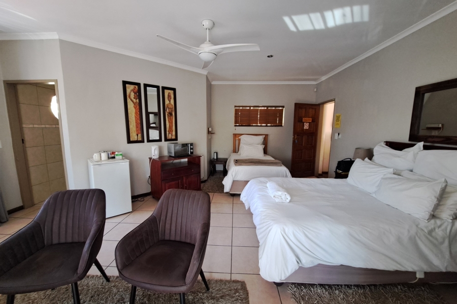 6 Bedroom Property for Sale in Magaliessig Gauteng