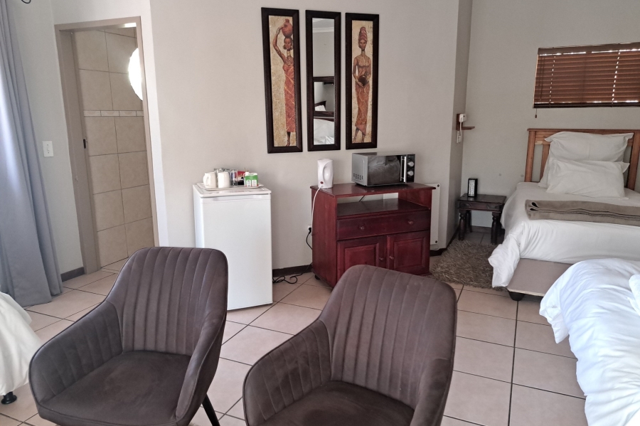 6 Bedroom Property for Sale in Magaliessig Gauteng