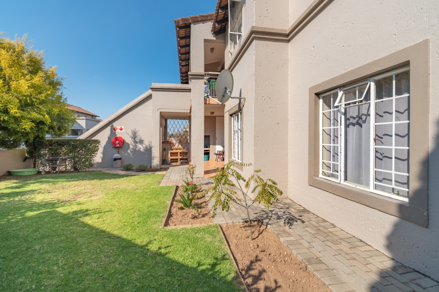 2 Bedroom Property for Sale in North Riding Gauteng