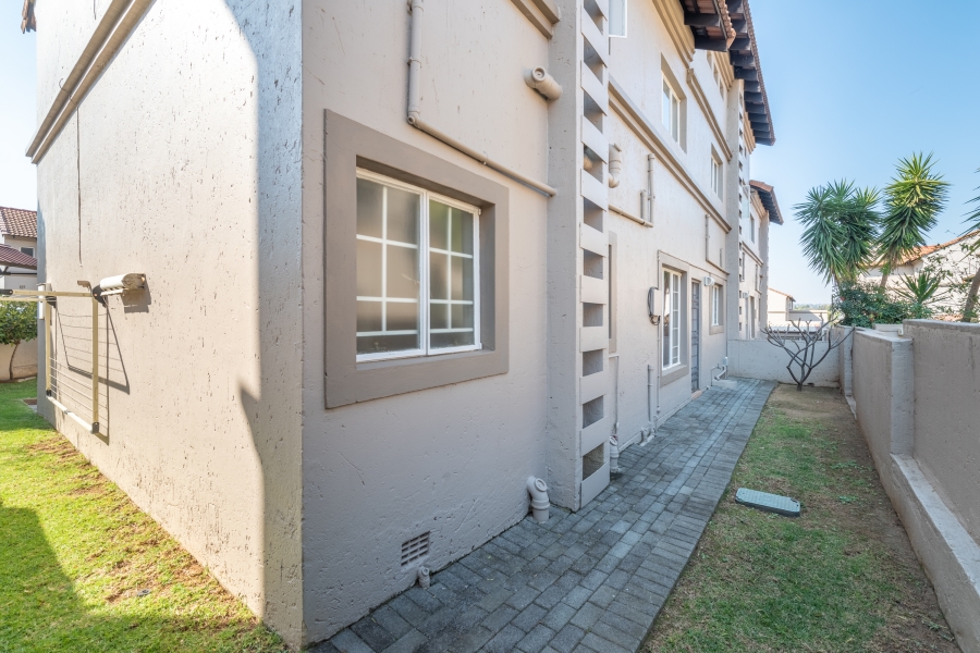 2 Bedroom Property for Sale in North Riding Gauteng